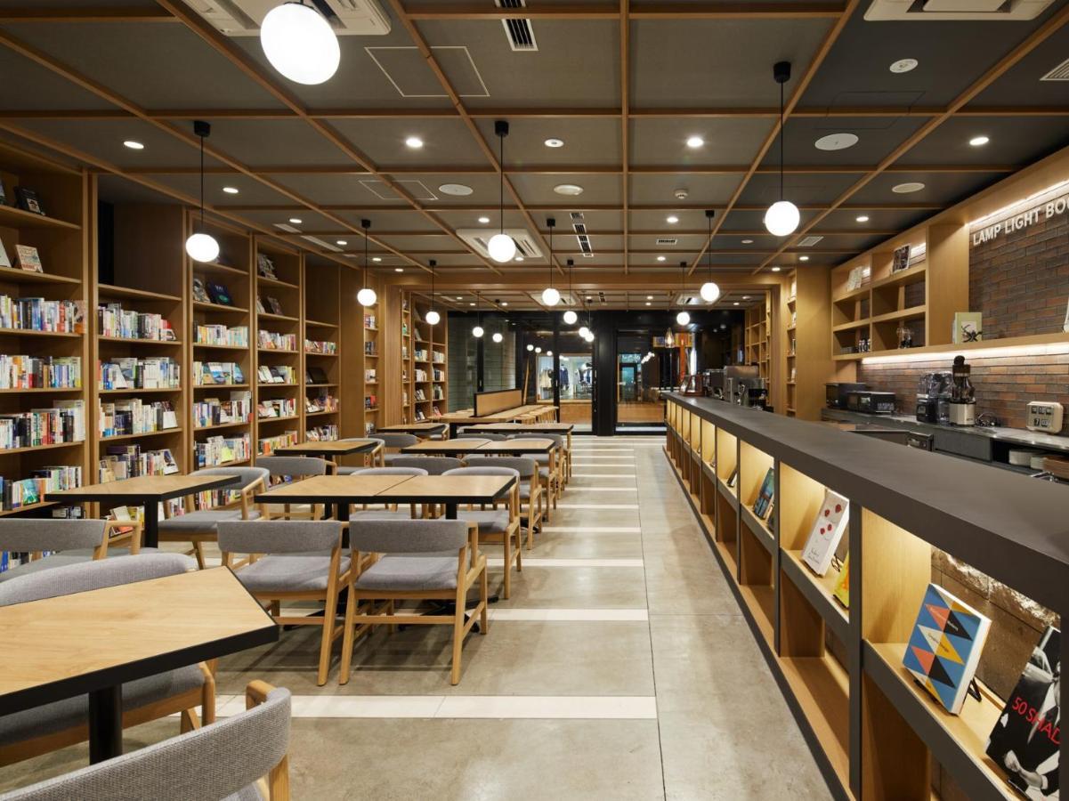 Lamp Light Books Hotel Сапоро Екстериор снимка